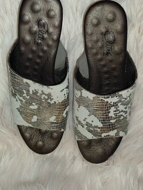 ELITES by Walking Cradles